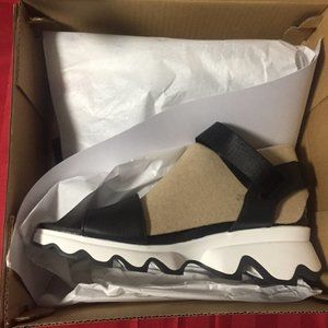 NEW Sorel Kinetic Sandal Woman- Size Us 10.5